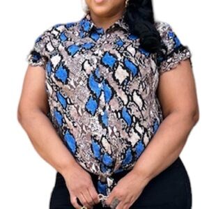 SEE N Be Seen Snake print top. (3x). NWT